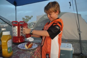 Peter loves hot dogs.